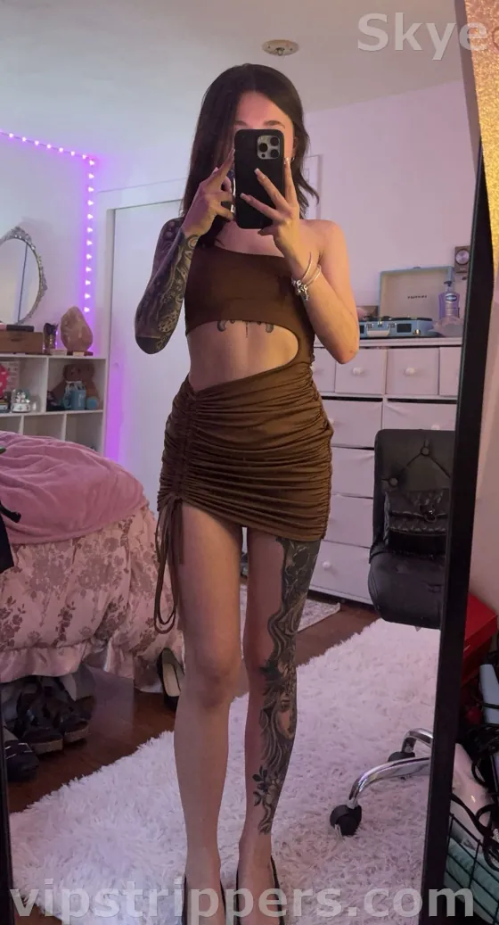 Kittery Maine stripper Skye